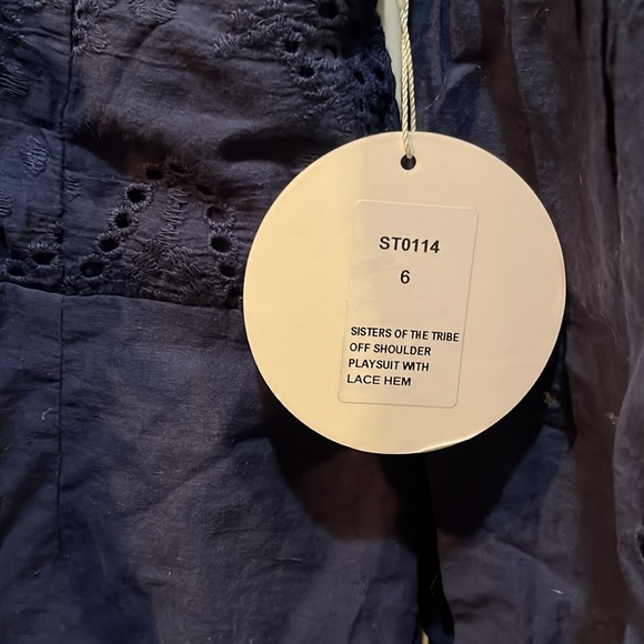 Off shoulder romper with lace trim - Picture 4 of 4